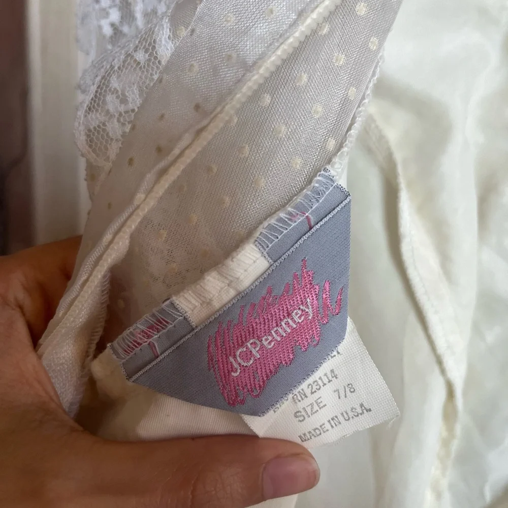 Vintage JCPenney Ivory Lace Wedding Dress - size 7/8 - Picture 11 of 16